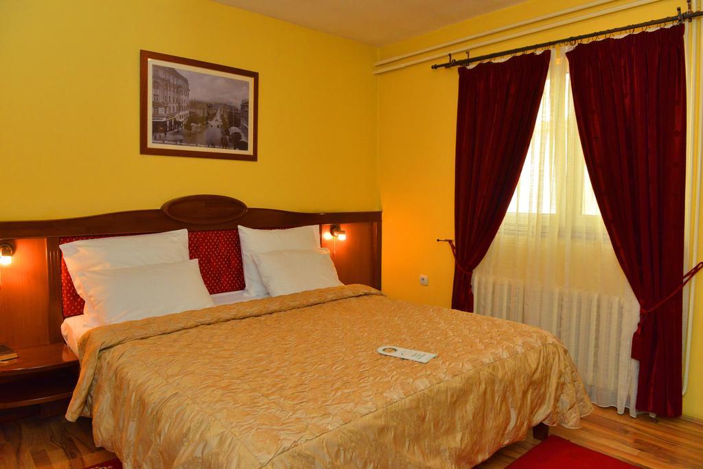 Manjez Centar Hotel Beograd Phòng bức ảnh