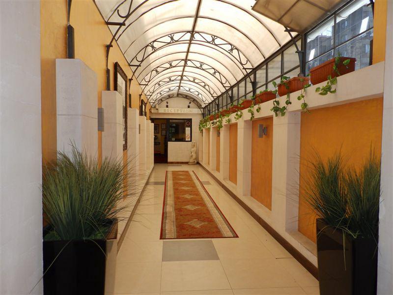 Manjez Centar Hotel Beograd Ngoại thất bức ảnh